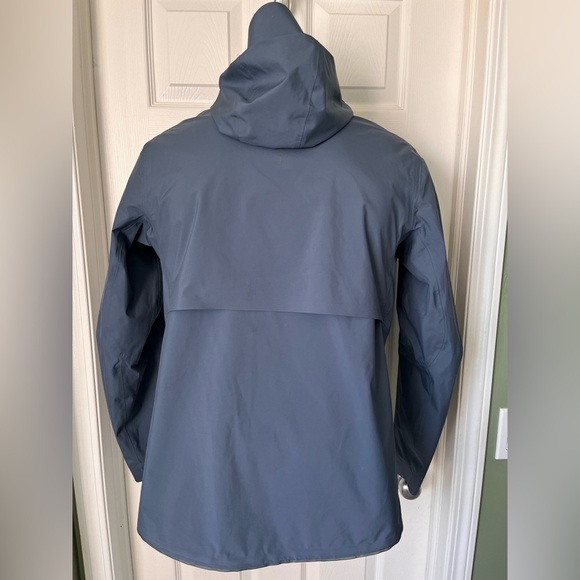 Mens Lululemon Outpour Shell Rain Jacket Medium - Picture 2 of 13